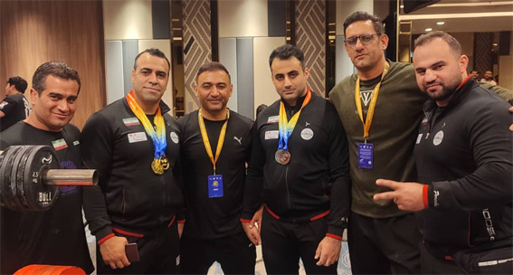 علیرضا رضایی ورزشکار دسته دسته ۱۰۵ کیلوگرم رکورد آسیا را شکست و طلایی شد
